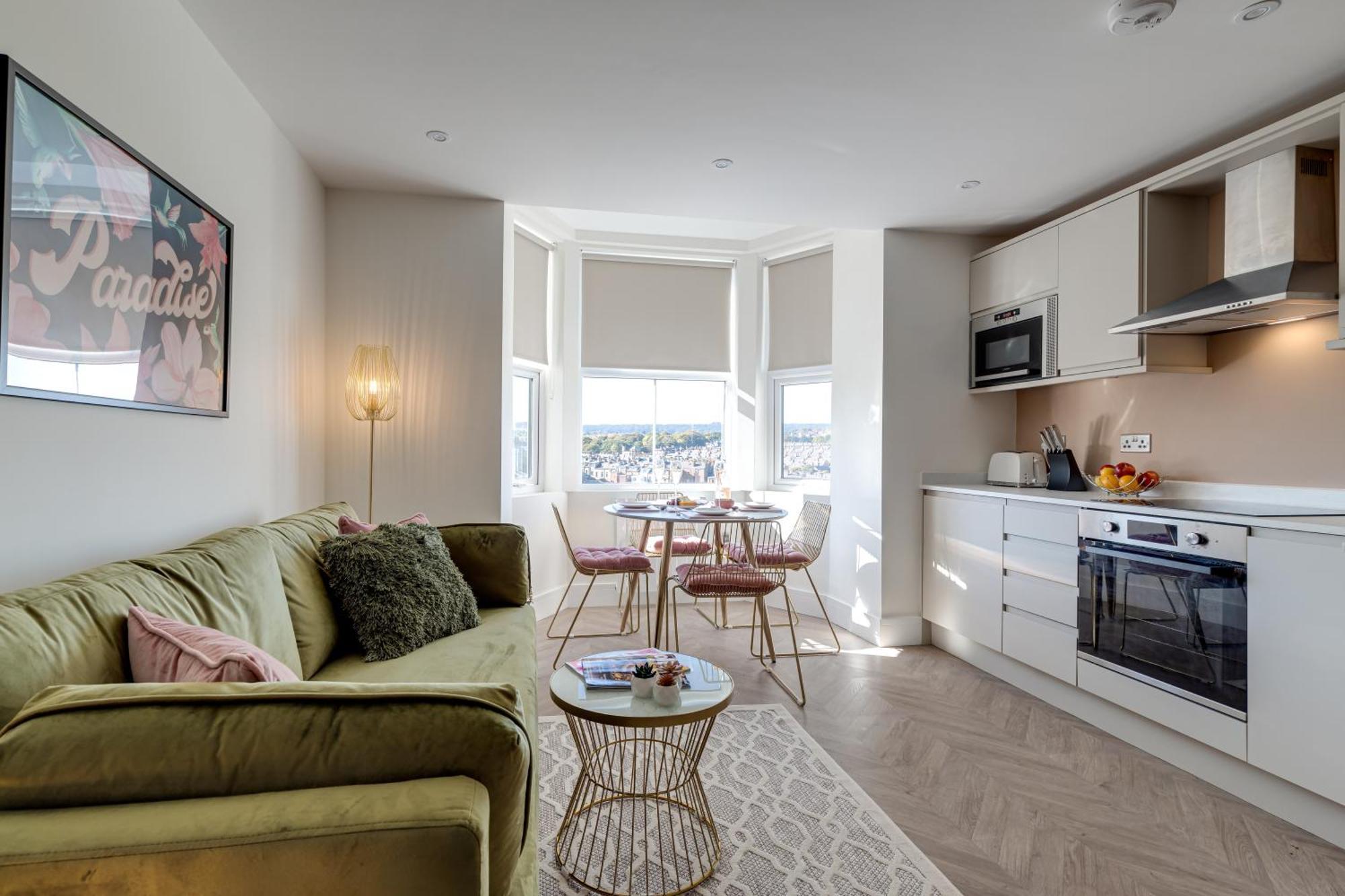 Apartment 3 North Marine *